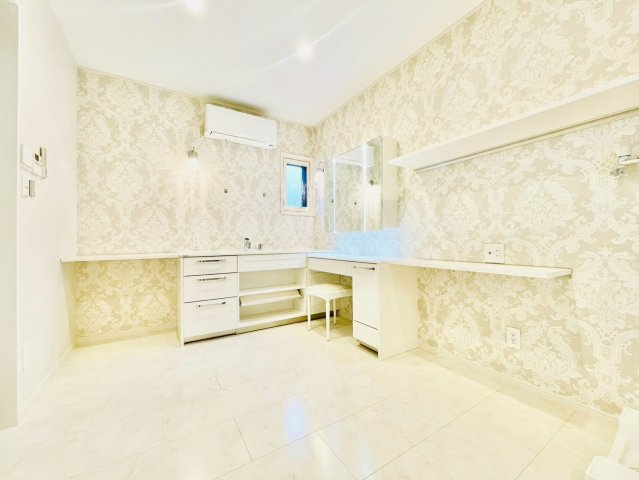 名東区植園町一丁目戸建の独立洗面台|3階洗面室②