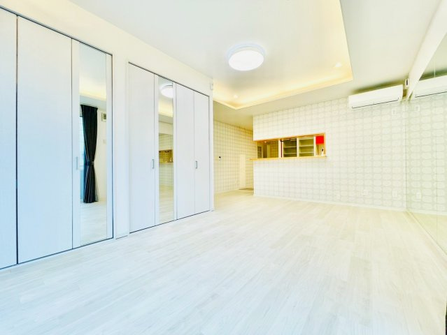 名東区植園町一丁目戸建の居間・リビング|3階LDK②