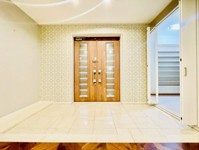 名東区植園町一丁目戸建の玄関|玄関(内)②