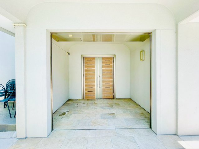 名東区植園町一丁目戸建の玄関|玄関(外)