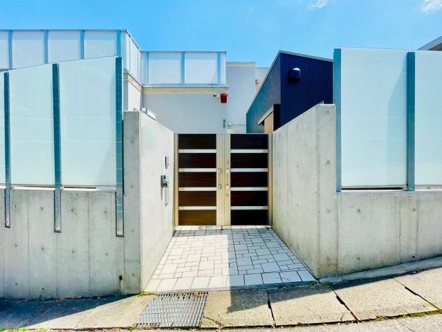 名東区植園町一丁目戸建のその他|門扉