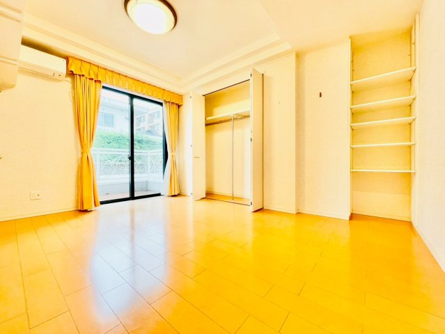 名東区植園町一丁目戸建の洋室|3階洋室③