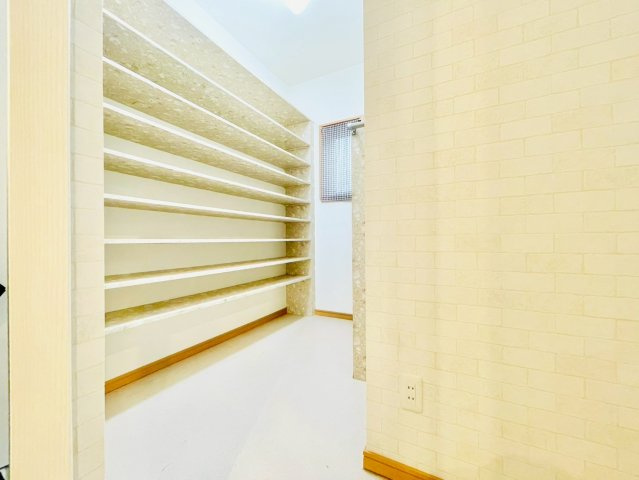 名東区植園町一丁目戸建の収納|2階玄関収納