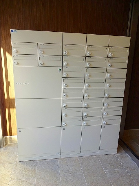 Belle cascade Akabaneのロビー|宅配BOX