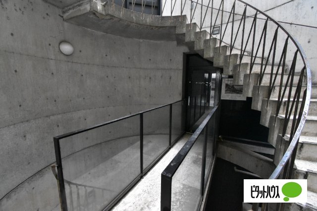 花むらビルの内装