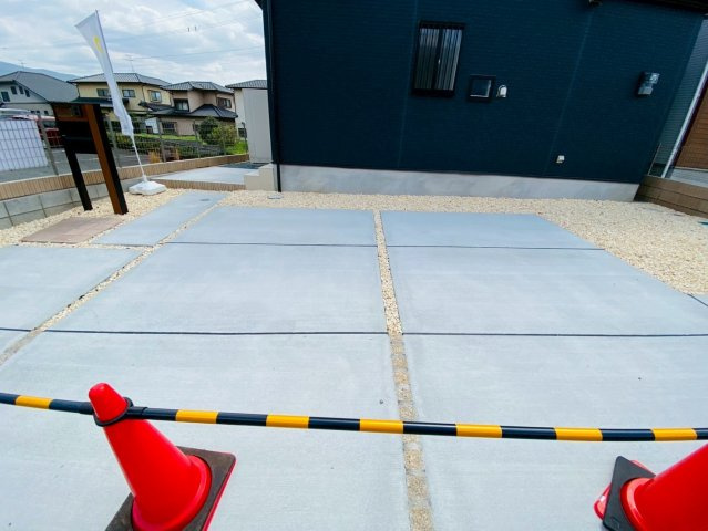 ブルーミングガーデン大津町引水全5棟/5号棟の駐車場|駐車スペースは3台