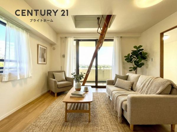 フェイムビューテラス港南中央の居間・リビング|窓からは明るい光が差し込みます！
自然と家族が集まる空間です♪
※家具はCG加工しています。