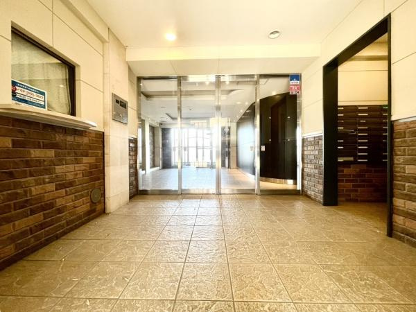 フェイムビューテラス港南中央のエントランス|エントランスにはオートロックがついており、防犯面も安心！
清掃も行き届いています
