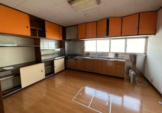 出雲市高岡町　中古戸建のキッチン