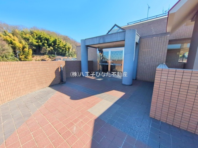 祝　成約済み　コムーネ八王子片倉　八王子市　中古マンションのエントランス|～仲介手数料無料☆八王子ひなた不動産～コムーネ八王子片倉