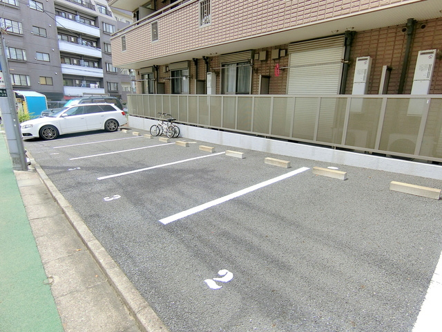 サフィーロ　武蔵関の駐車場|★敷地内駐車場★