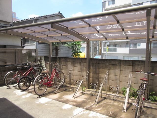 サフィーロ　武蔵関のその他共用部分|★屋根付き自転車置場、無料です♪