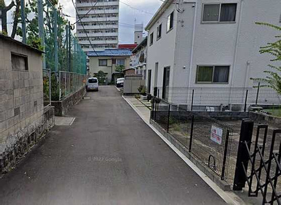 【前面道路含む現地写真】