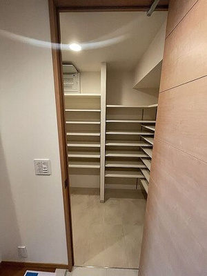 【玄関】 | ポレスターステーションシティ本庄 | シューズインクローゼット※前回募集時2023.4撮影