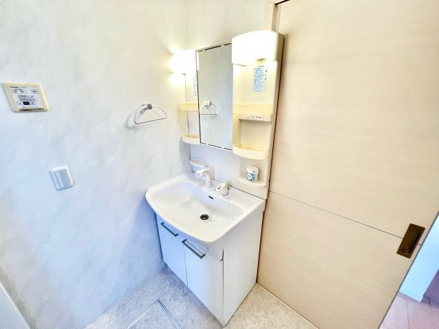 リビングタウン稲毛の杜C棟の洗面所|※別部屋参考写真
