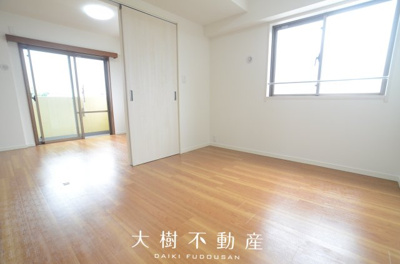 【洋室】 | ルピナスかしわ台　6階　３LDK　リフォーム済み　【仲介手数料無料】 | 2階　洋室1（6.0帖）