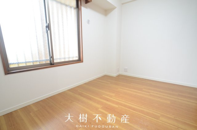 【洋室】 | ルピナスかしわ台　6階　３LDK　リフォーム済み　【仲介手数料無料】 | 2階　洋室3（4.5帖）