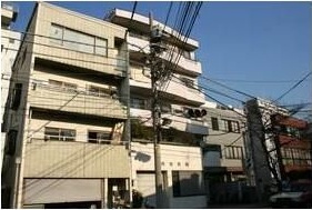 西松ビルの外観