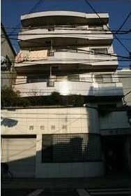 西松ビルの外観