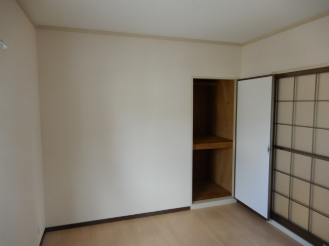 Calmly溝口 B棟の居間・リビング