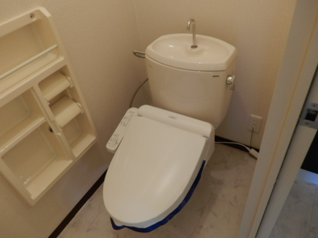 Calmly溝口 B棟のトイレ