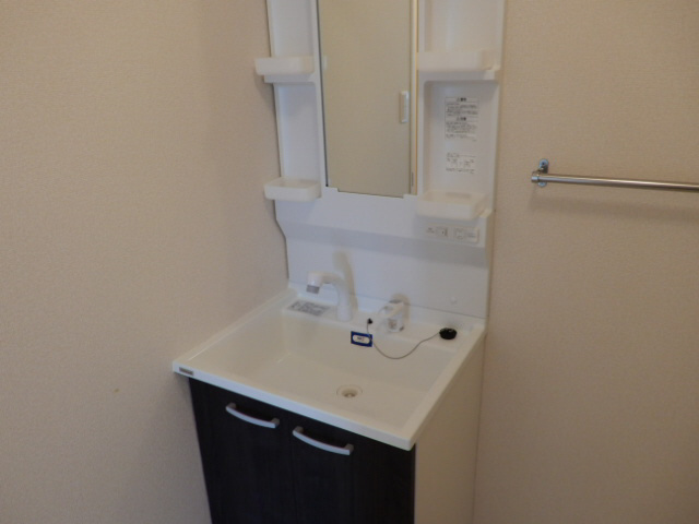 Calmly溝口 B棟の洗面所