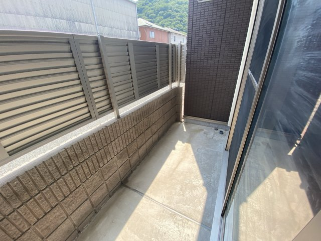 モンノール B棟のバルコニー