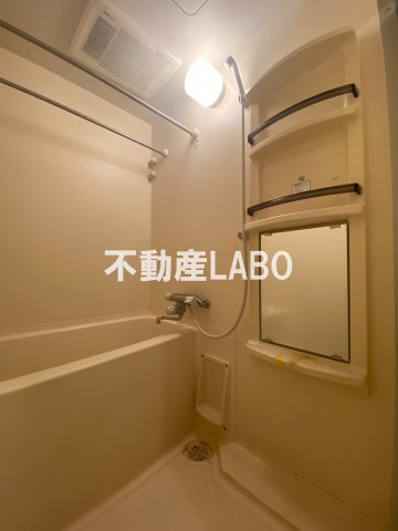 ジュネーゼグラン南堀江の浴室