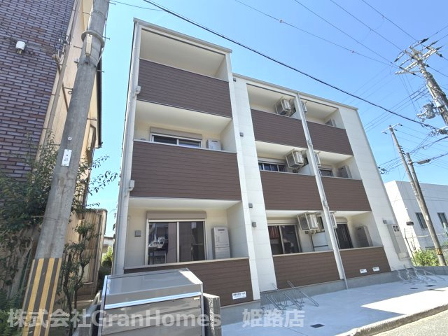 ジーメゾン飾磨恵美酒の外観