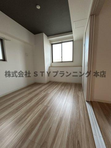 仲介手数料０円！ポルタニグラ千代田の洋室