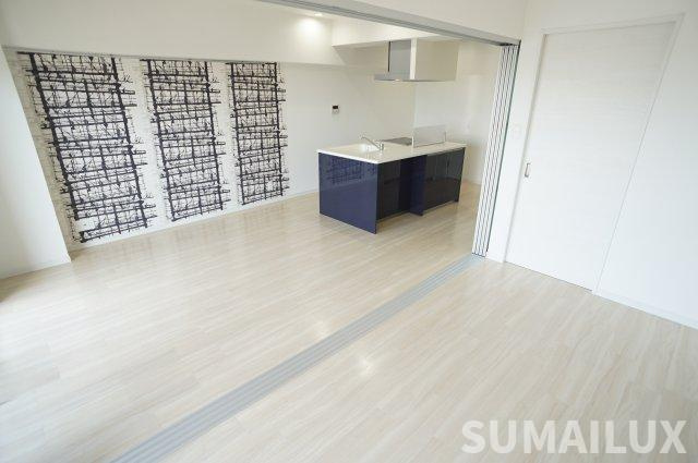 熊本市東区小山２丁目の賃貸マンションの居間・リビング