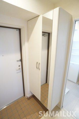 熊本市東区小山２丁目の賃貸マンションの玄関