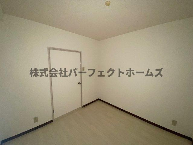 ハイクレスト宮之阪の洋室|使い勝手のいい洋室です