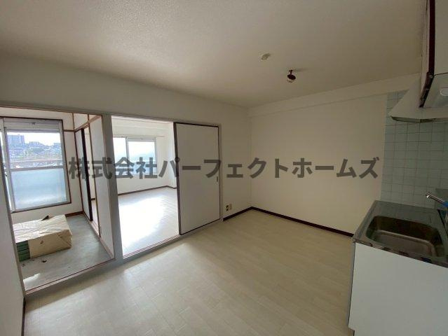 ハイクレスト宮之阪の居間・リビング|ゆったり過ごせる居間です