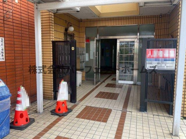 ハイクレスト宮之阪のエントランス|清潔なエントランスです
