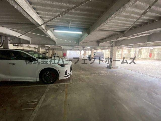 ハイクレスト宮之阪の駐車場|駐車場があるので、車を買う予定の方も安心です