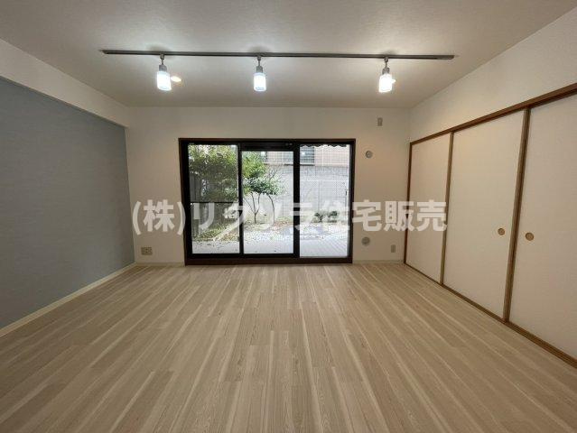 ダイアパレス枚方山田池公園の居間・リビング|LDK15.5帖
■物件内覧・資金計画相談・住宅ローン相談、リフォーム相談、お問合せ受付中■
※当日・翌日のご内覧、ご相談はお電話でのお問合せがスムーズです！