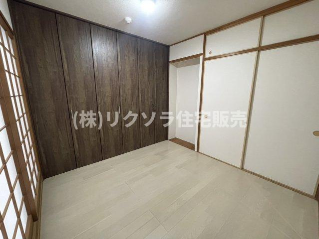 ダイアパレス枚方山田池公園の子供部屋|洋室4.75帖
■物件内覧・資金計画相談・住宅ローン相談、リフォーム相談、お問合せ受付中■
※当日・翌日のご内覧、ご相談はお電話でのお問合せがスムーズです！