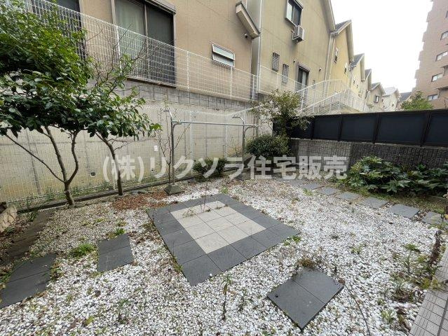 ダイアパレス枚方山田池公園の庭|専用庭
■物件内覧・資金計画相談・住宅ローン相談、リフォーム相談、お問合せ受付中■
※当日・翌日のご内覧、ご相談はお電話でのお問合せがスムーズです！