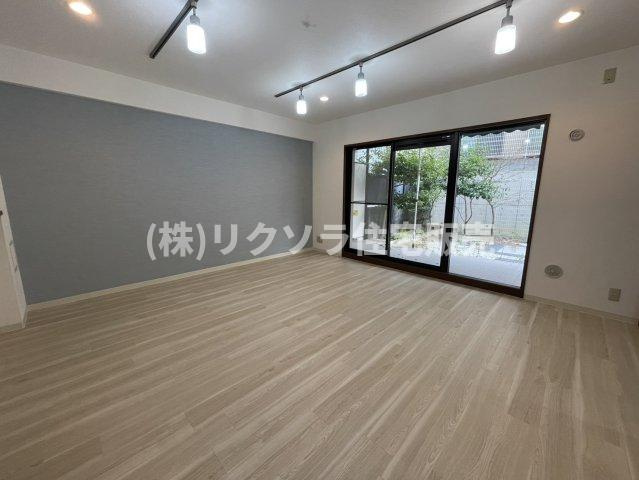 ダイアパレス枚方山田池公園の居間・リビング|LDK15.5帖
■物件内覧・資金計画相談・住宅ローン相談、リフォーム相談、お問合せ受付中■
※当日・翌日のご内覧、ご相談はお電話でのお問合せがスムーズです！