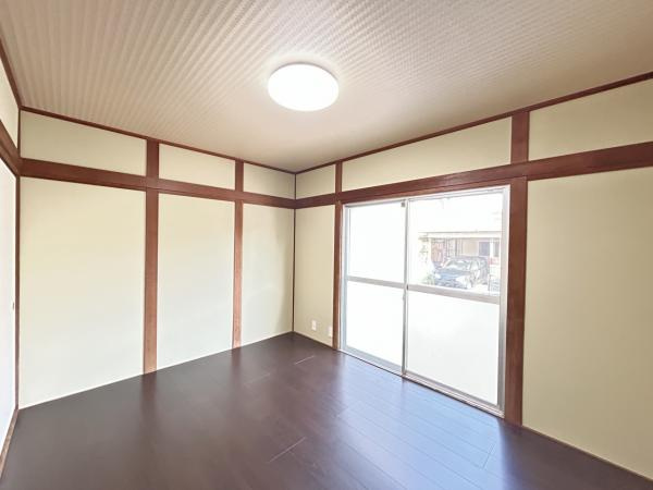 【洋室】 | １階6帖洋室です。
こちらのお部屋も和室を洋室にリフォームしました！