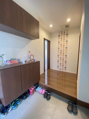 都城市鷹尾１丁目の中古一戸建の玄関