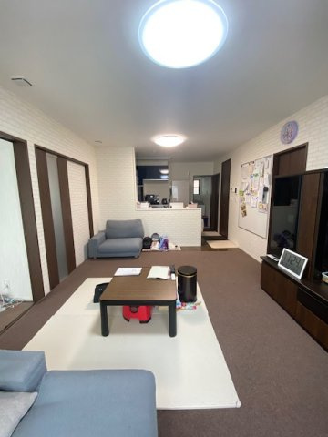 都城市鷹尾１丁目の中古一戸建の居間・リビング