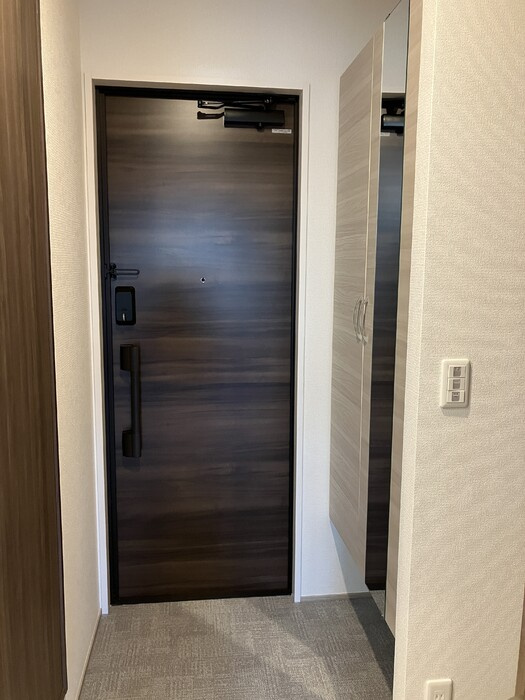 D-room太日通の玄関