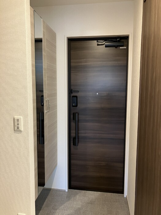 D-room太日通の玄関