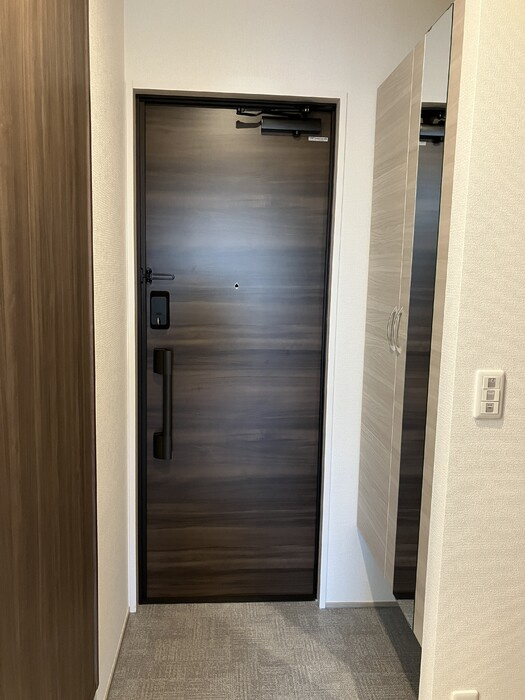 D-room太日通の玄関