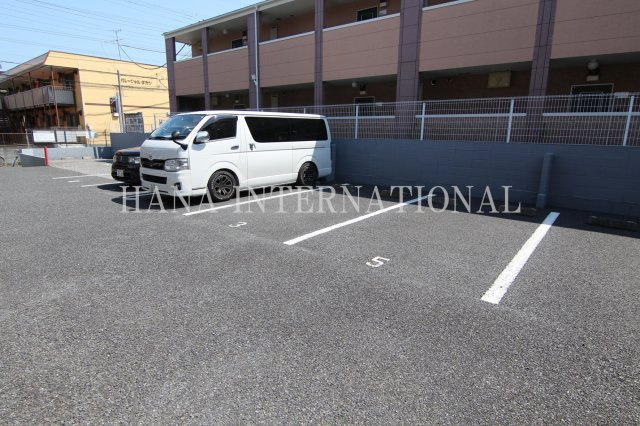 サンモールの駐車場