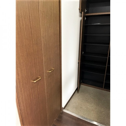 フォブール善導寺の玄関|きれいな玄関です♪