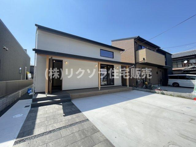 八幡三反長　新築一戸建ての外観|新しい生活にいかがでしょうか？外観はお住まいの顔になります。こだわりたいポイントですね。外壁塗装や屋根塗装のご相談も承っております。
■現地内覧・資金計画相談・住宅ローン相談もお問合せ受付中■
