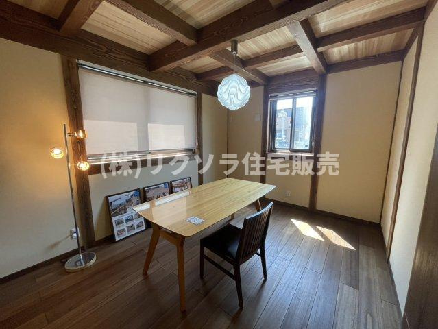 八幡三反長　新築一戸建ての洋室|洋室9.2帖
■物件内覧・資金計画相談・住宅ローン相談、リフォーム相談、お問合せ受付中■
※当日・翌日のご内覧、ご相談はお電話でのお問合せがスムーズです！